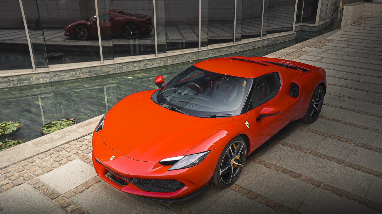 Features Ferrari-1jpg