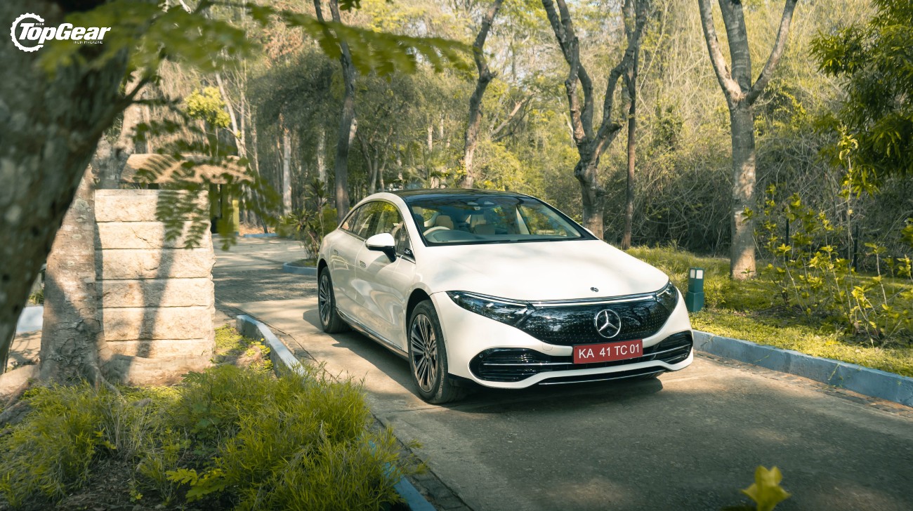 Features Mercedes-eqs05jpg