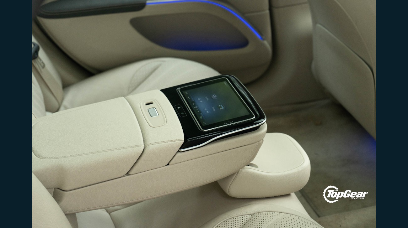 Features Mercedes-eqs06jpg
