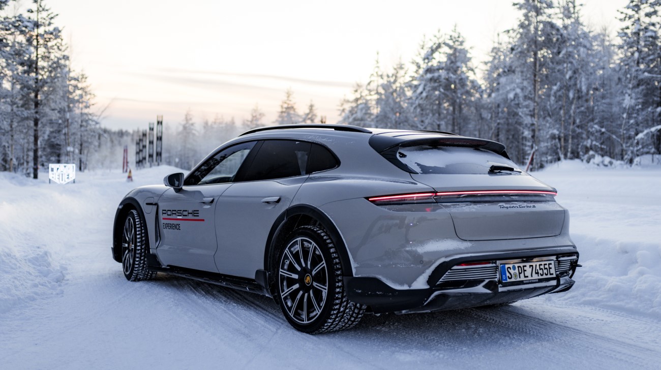 Features Porscheicejpg
