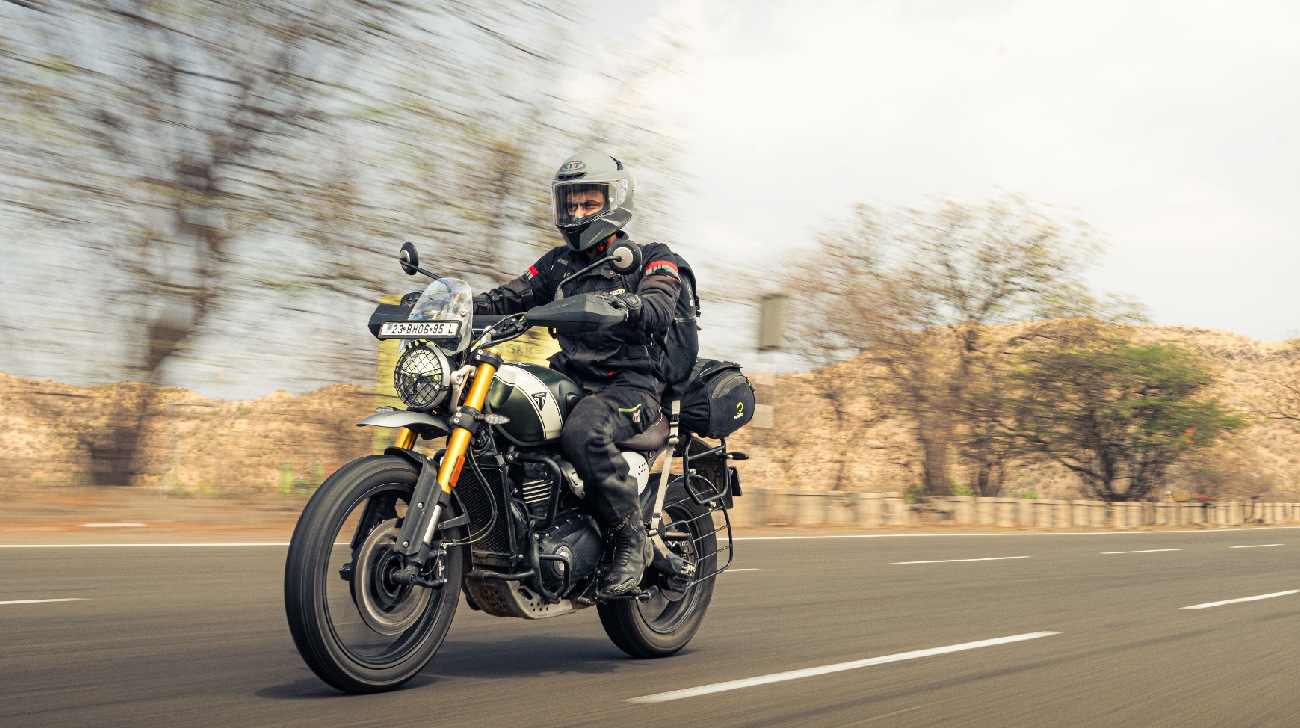 Features Triumph Scrambler 400xjpg