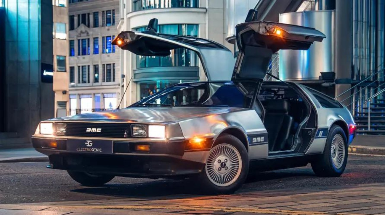 DMC DeLorean: Back into the Future!