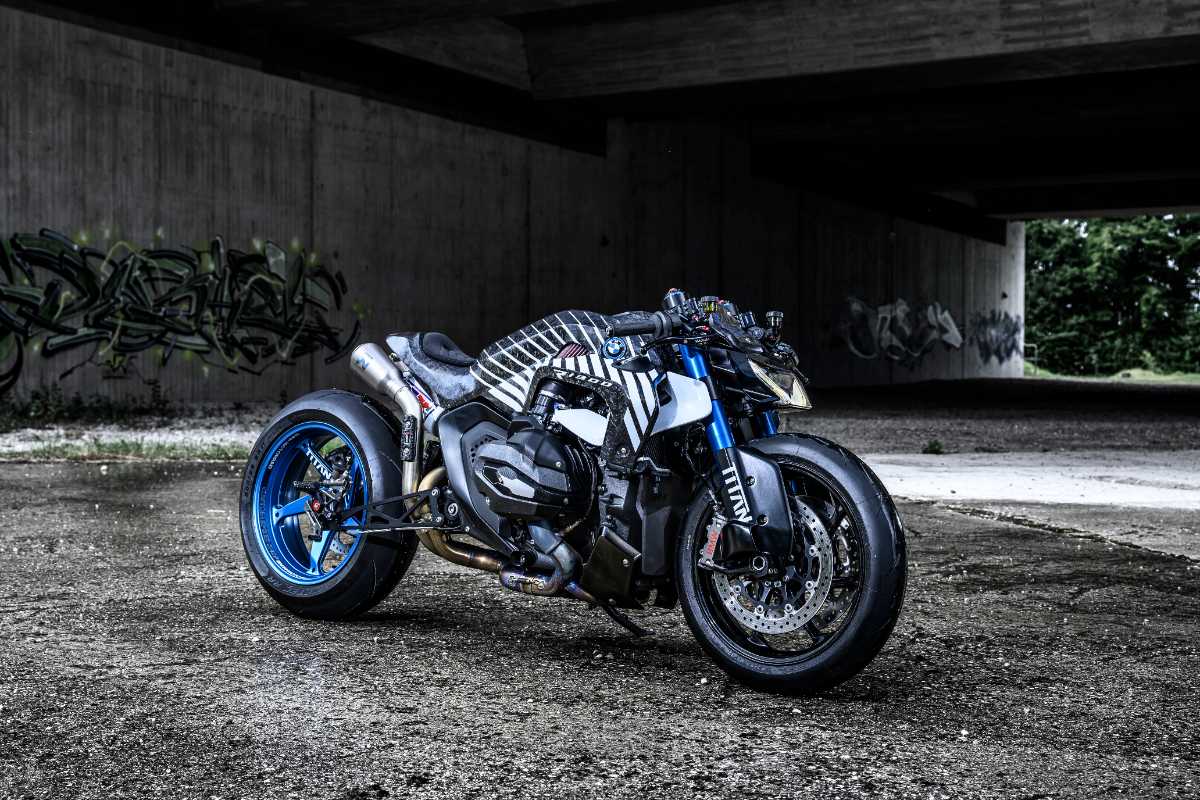 1760012970-resizecom P90608480 HighRes Bmw-motorr