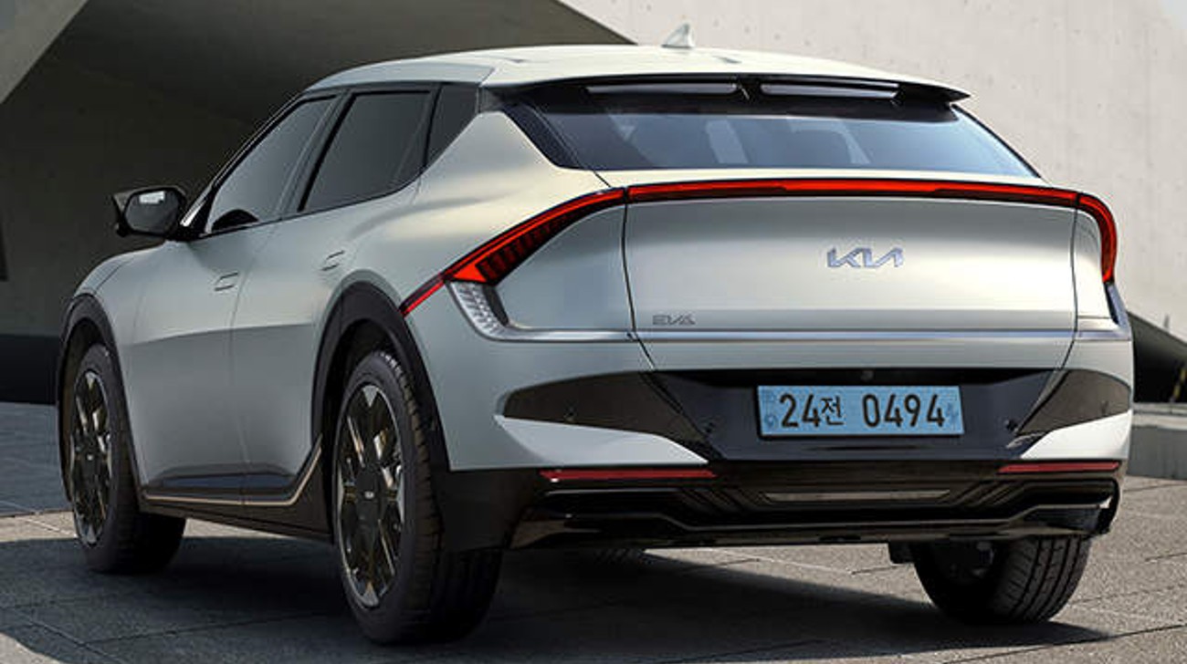 Ev6 Pe Exterior Modern Contrast Rear Veiw Mo 1jpg