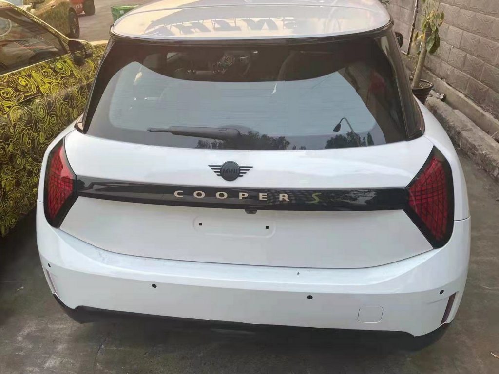Https Wwwcarscoopscom Wp-content Uploads 2021 12 Mini-cooper-s-ev-leak-3-1024x768jpg