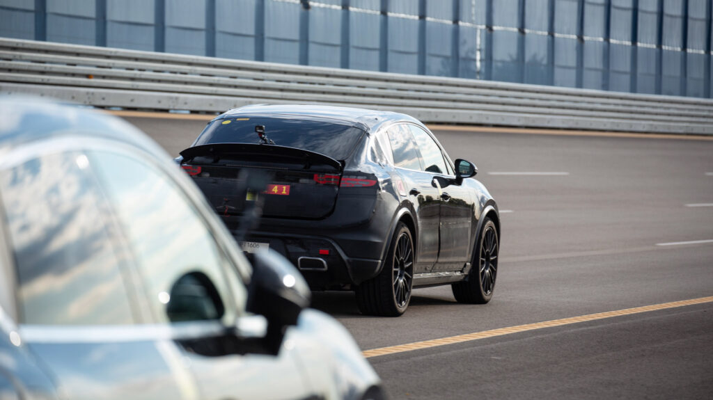 Https Wwwcarscoopscom Wp-content Uploads 2023 01 Porsche-macan-ev-testing-00002-1024x575jpg