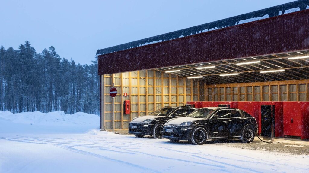 Https Wwwcarscoopscom Wp-content Uploads 2023 01 Porsche-macan-ev-testing-00007-1024x576jpg