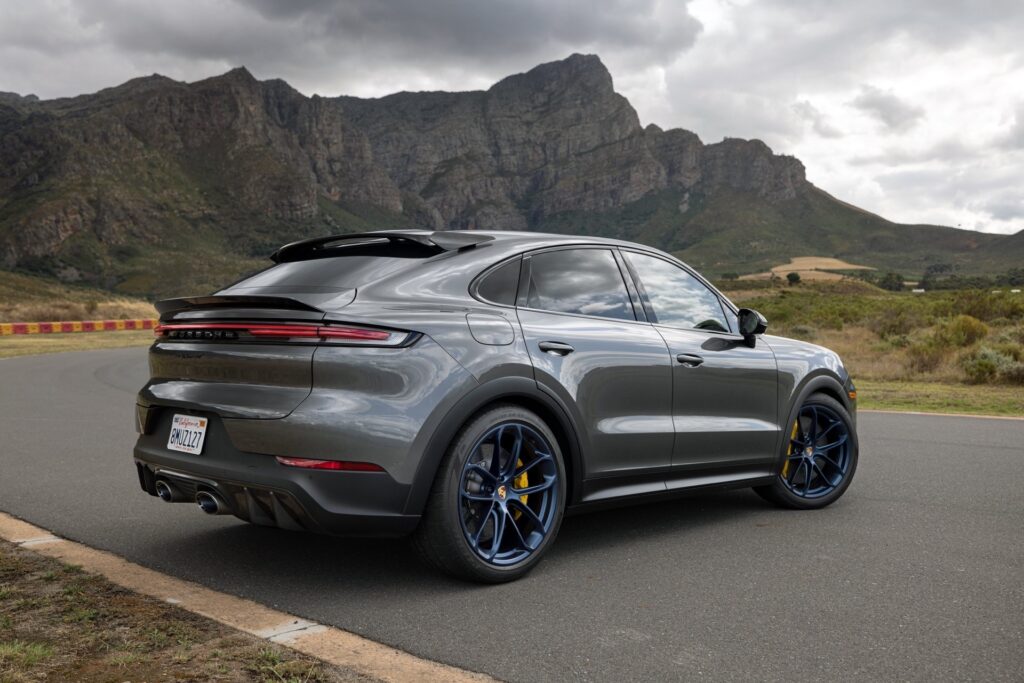 Https Wwwcarscoopscom Wp-content Uploads 2023 04 2024-porsche-cayenne-31-1024x683jpg