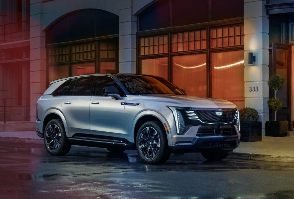 Https Wwwcarscoopscom Wp-content Uploads 2023 08 2025-cadillac-escalade-iq-808-1-1024x692jpg