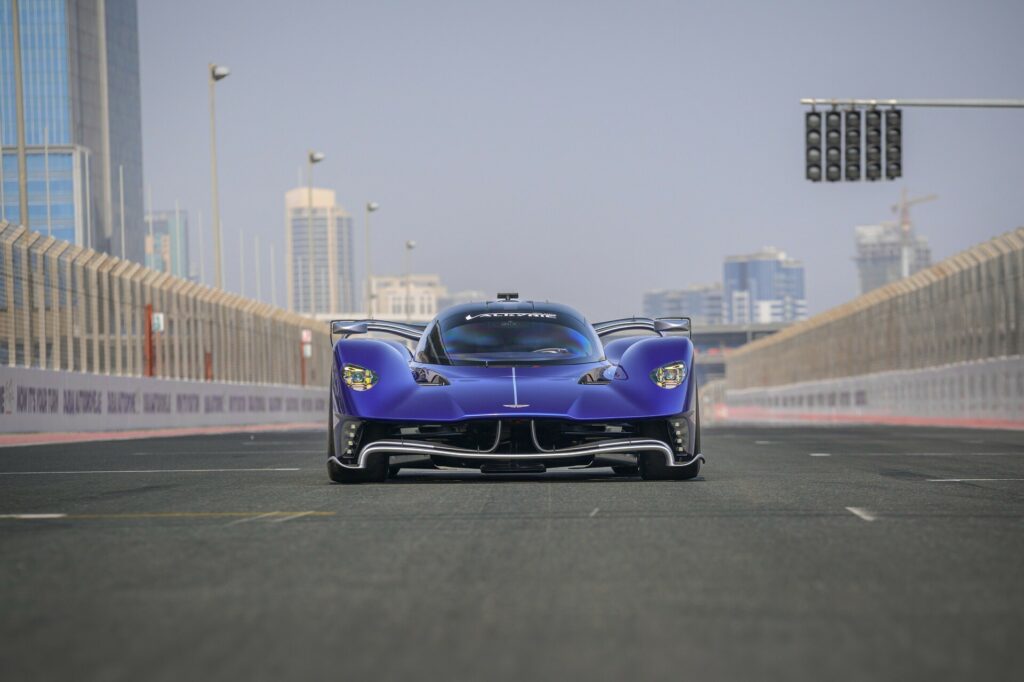 aston-martin-valkyrie-amr-pro-5-1024x682jpg1701074888