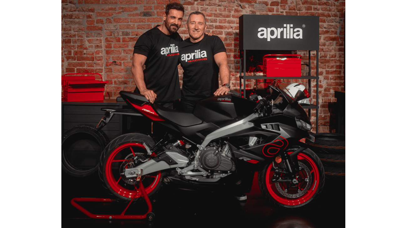 john-abraham-brand-ambassador-aprilia-indiapng1713343325