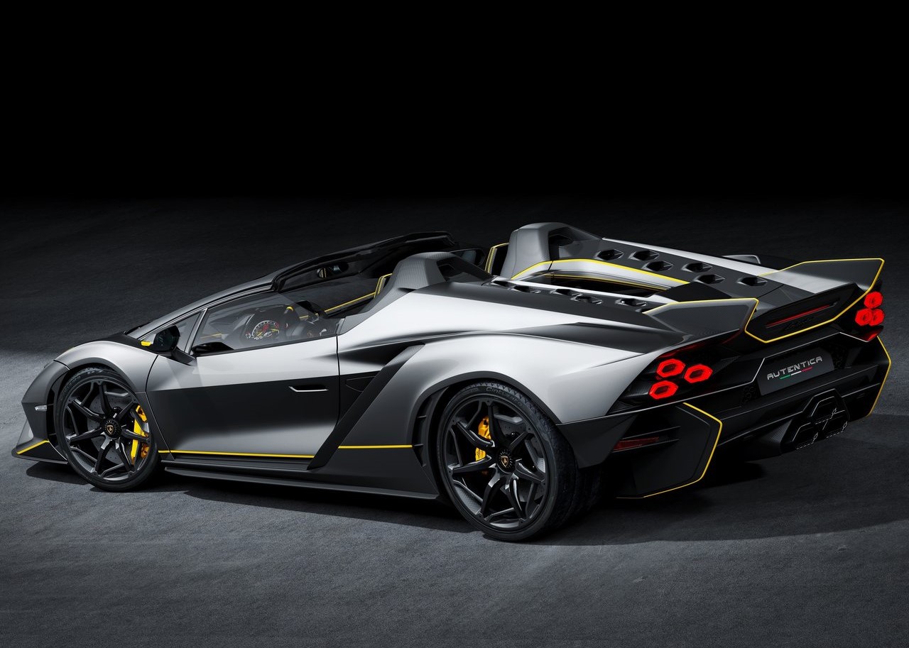 Lamborghini-autentica-2023-1280-06jpg