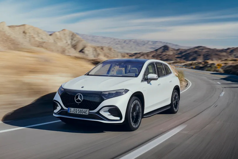 Mercedes-Benz EQS SUV Unveiled
