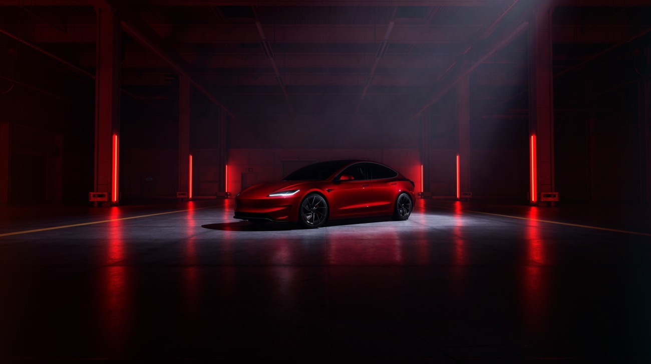 Model-3-performance 74 1 1jpg