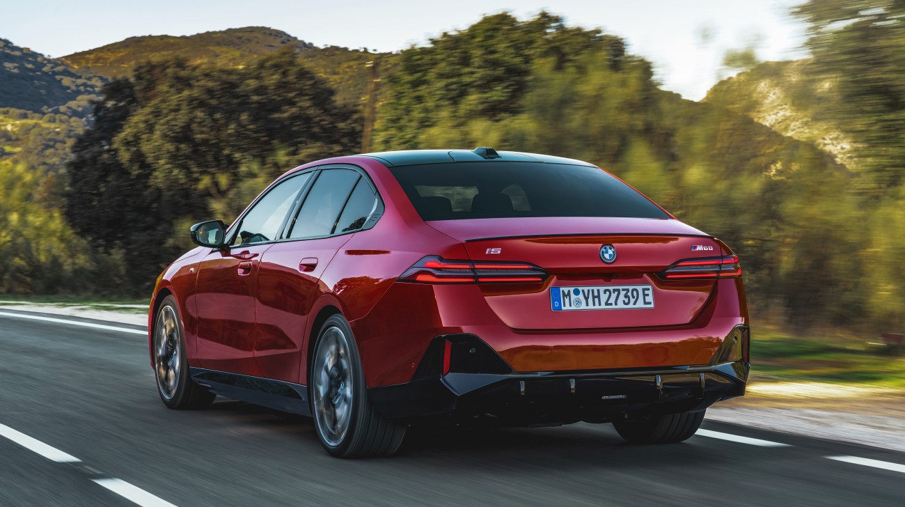 P90505060 Highres The-new-bmw-i5-m60-x 1jpg