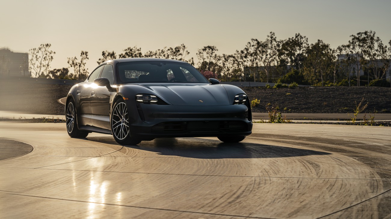 Porsche Taycan On-trackjpg
