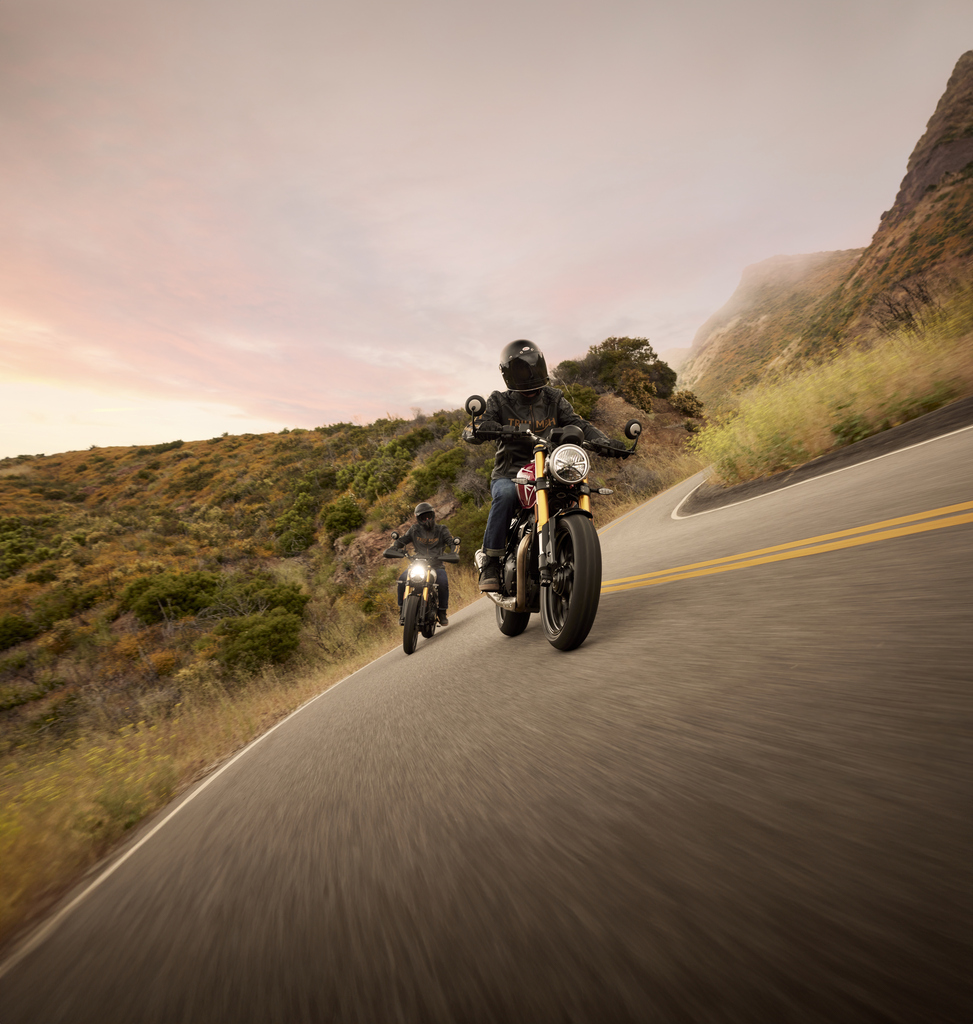 Triumph-speed-400-and-scrambler-400-x-1jpg