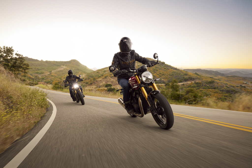 Triumph-speed-400-and-scrambler-400-x-22jpg