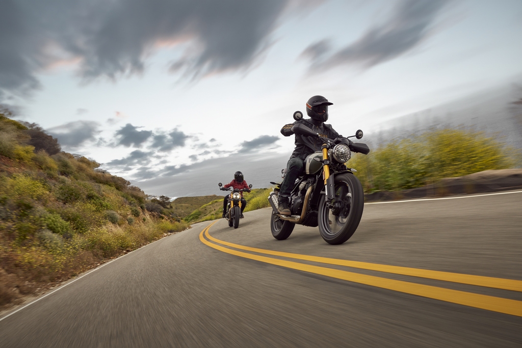 Triumph-speed-400-and-scrambler-400-x-3jpg