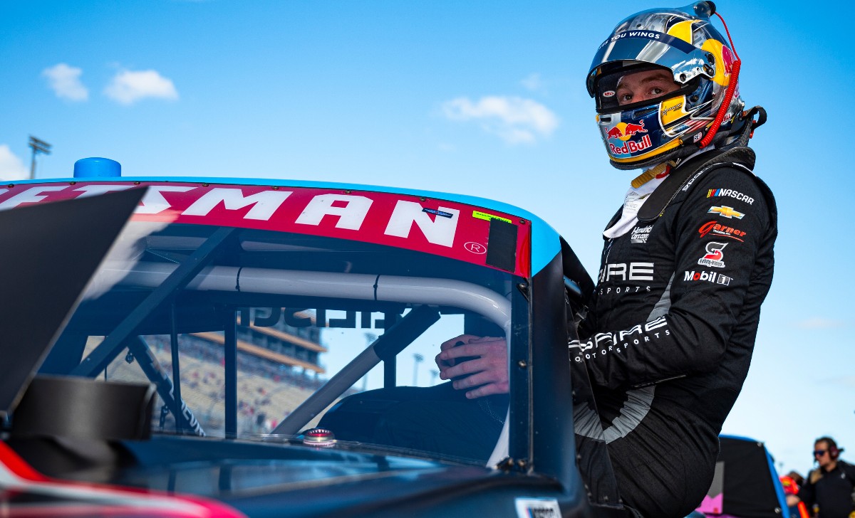 NASCAR’s Controversial Martinsville Penalties: Race Manipulation Allegations Spark Debate