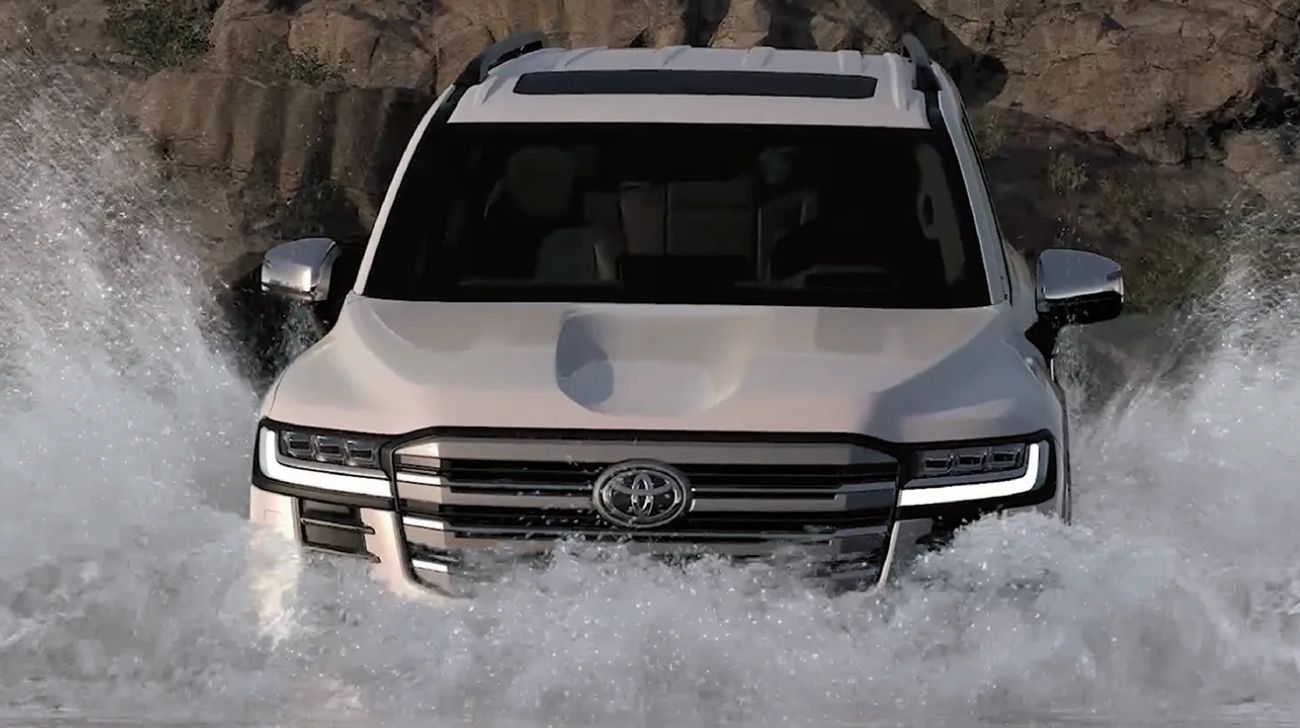 Rs 2.31 crore for a Properly Big, Expensive, and Indestructible Off-Roader