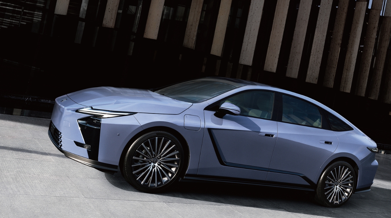 First Look at the New Lexus ES
