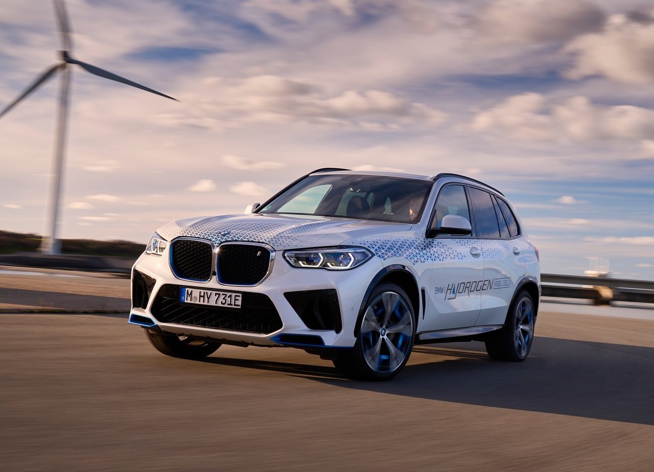 BMW iX5 Hydrogen Concept unveiled 