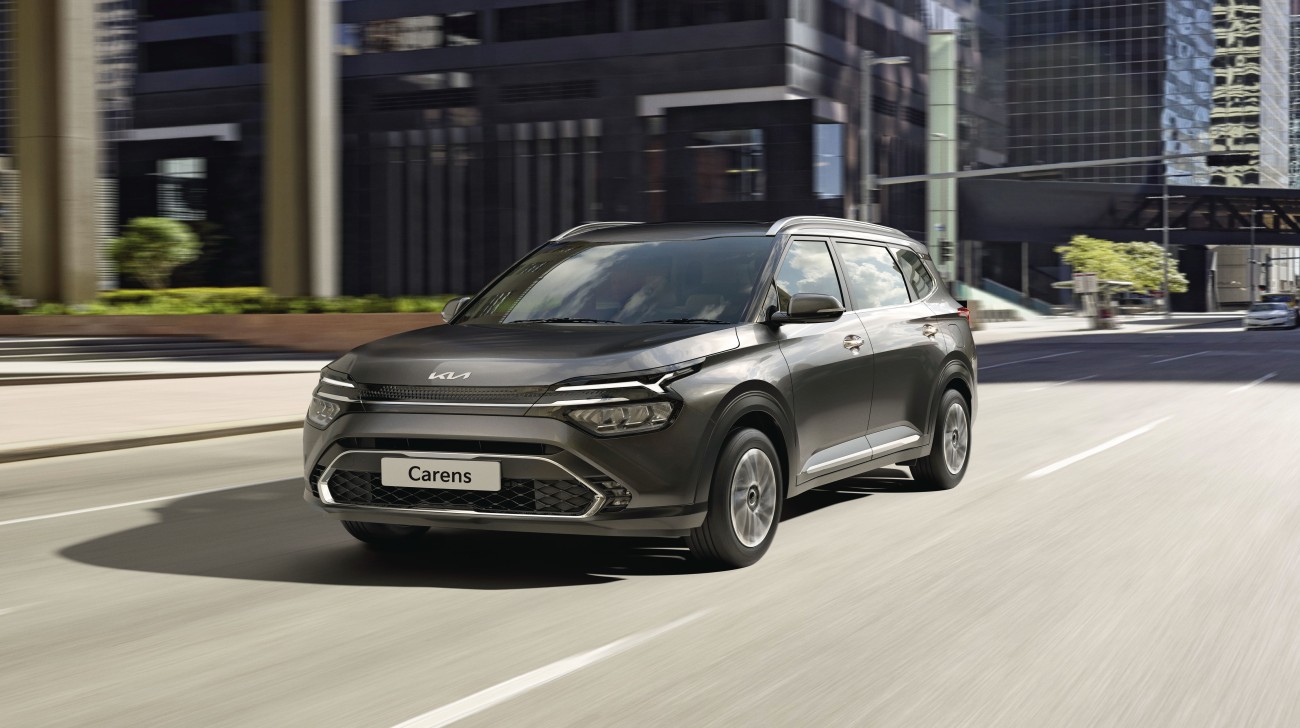 Can this Facelifted Kia Dethrone the Ertiga?