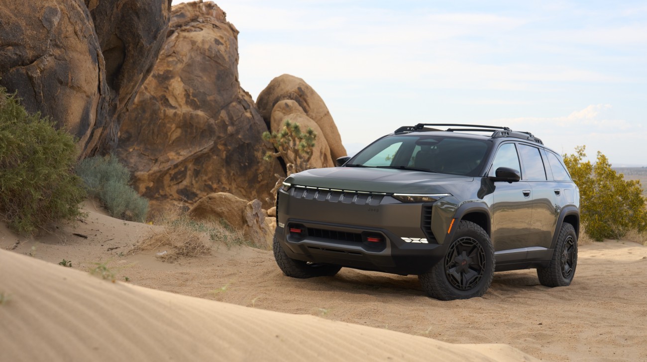Jeep Unveils Wagoneer S Trailhawk Concept