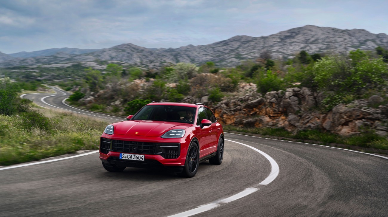 Porche Cayenne GTS Launched at 2 Crore!