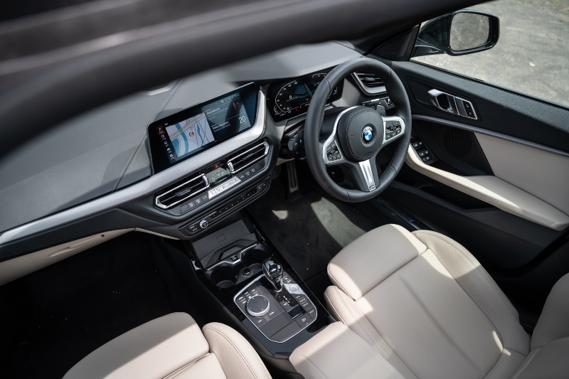 2-series-interiorjpg1667817419