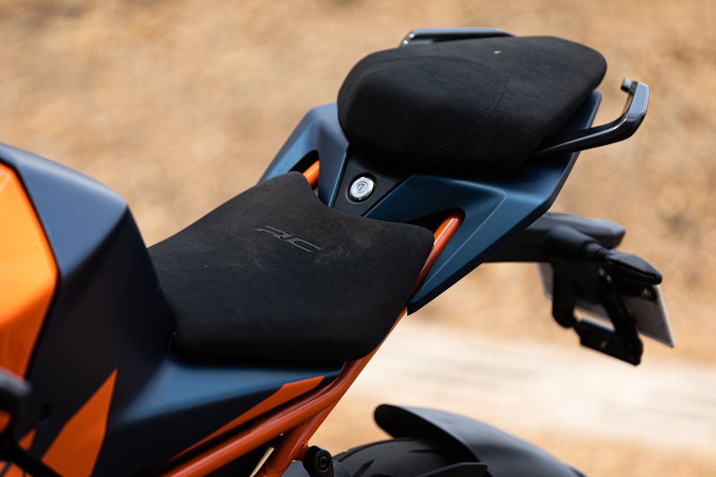 2022-ktm-rc-390-3jpg