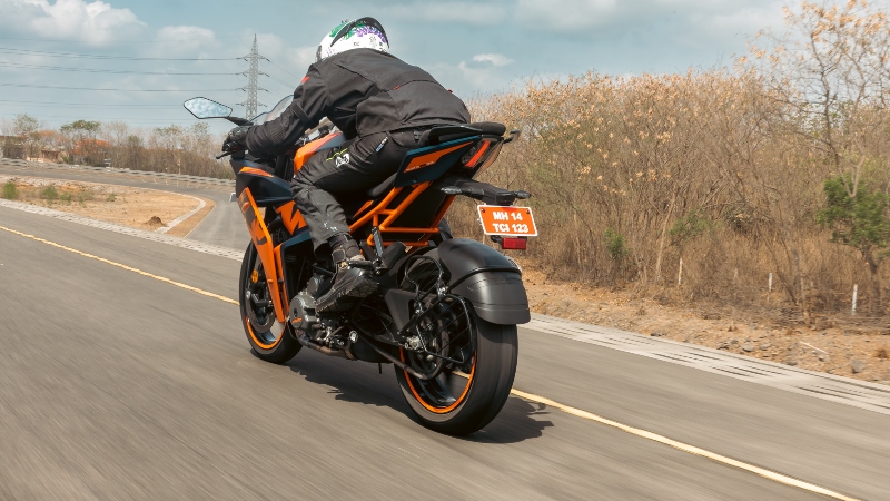 2022-ktm-rc-390-4jpg1680851986