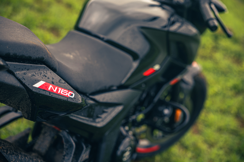 Bajaj-pulsar-n160-10jpg
