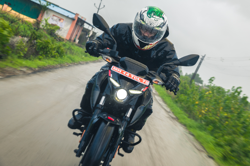 Bajaj-pulsar-n160-6jpg