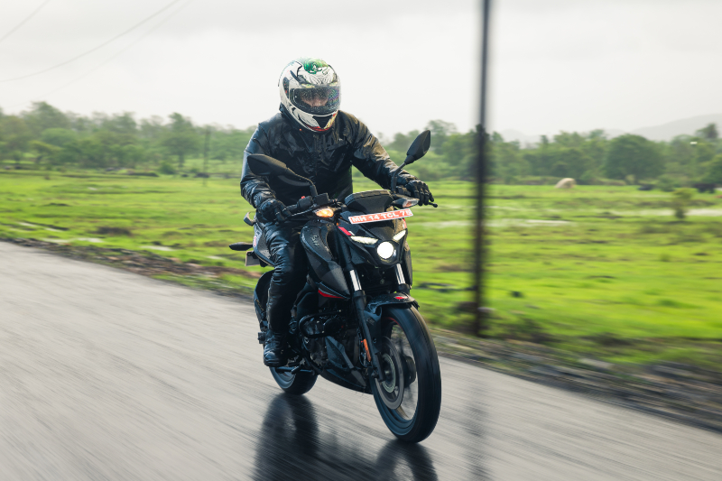 Bajaj-pulsar-n160-7jpg