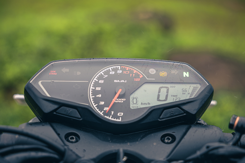 Bajaj-pulsar-n160-8jpg