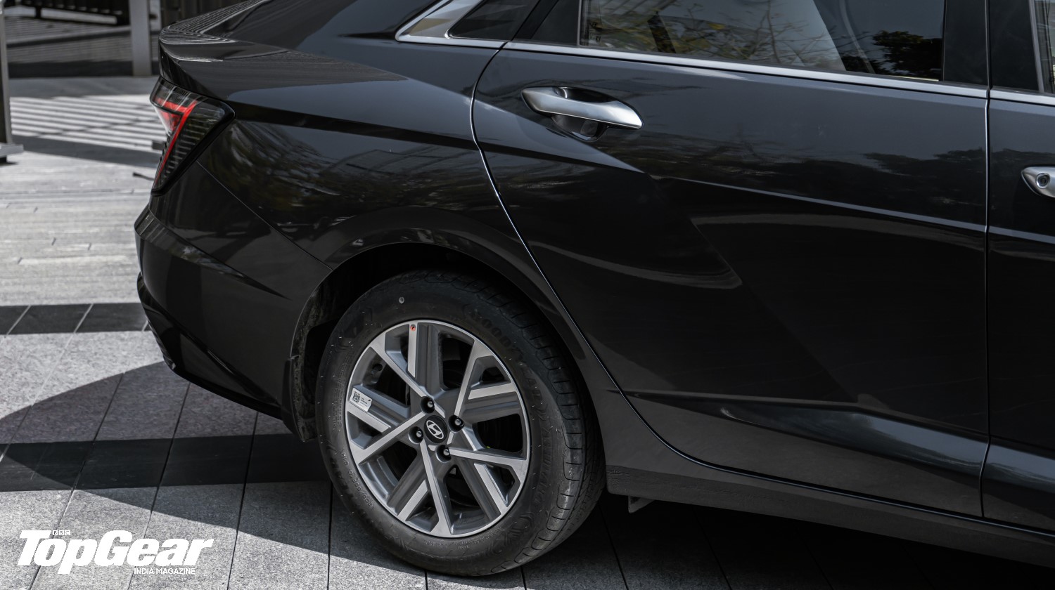 Hyundai Verna 17jpg