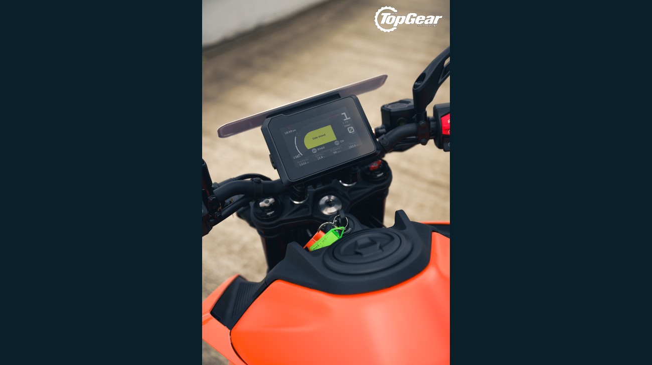 Ktm-03jpg