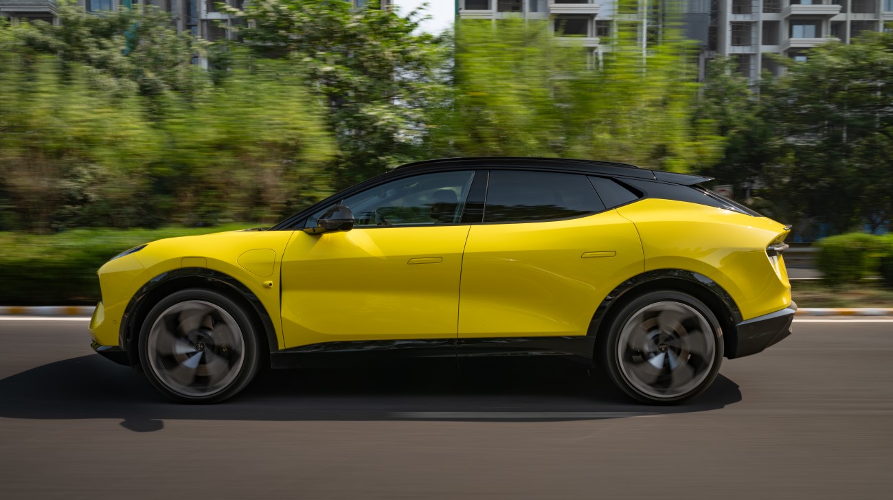 Lotus-eletre1jpg