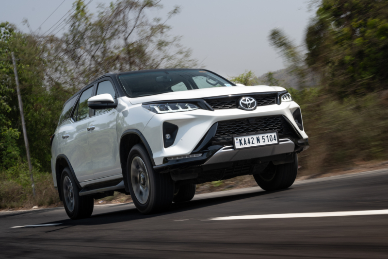 Toyota-fortuner-legenderjpg