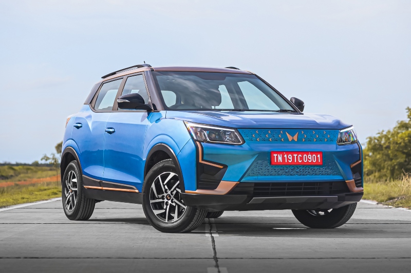 Xuv-400-3jpg