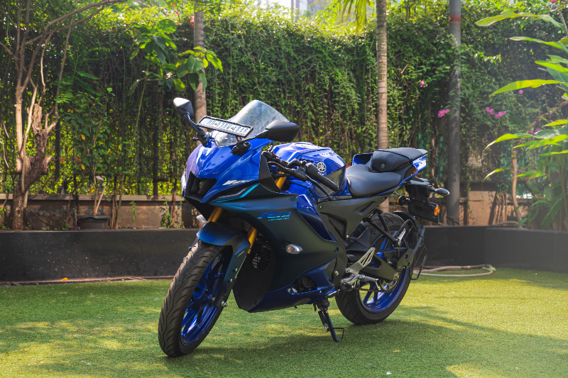 Yamaha R15 V4 | Sporty Commuter 